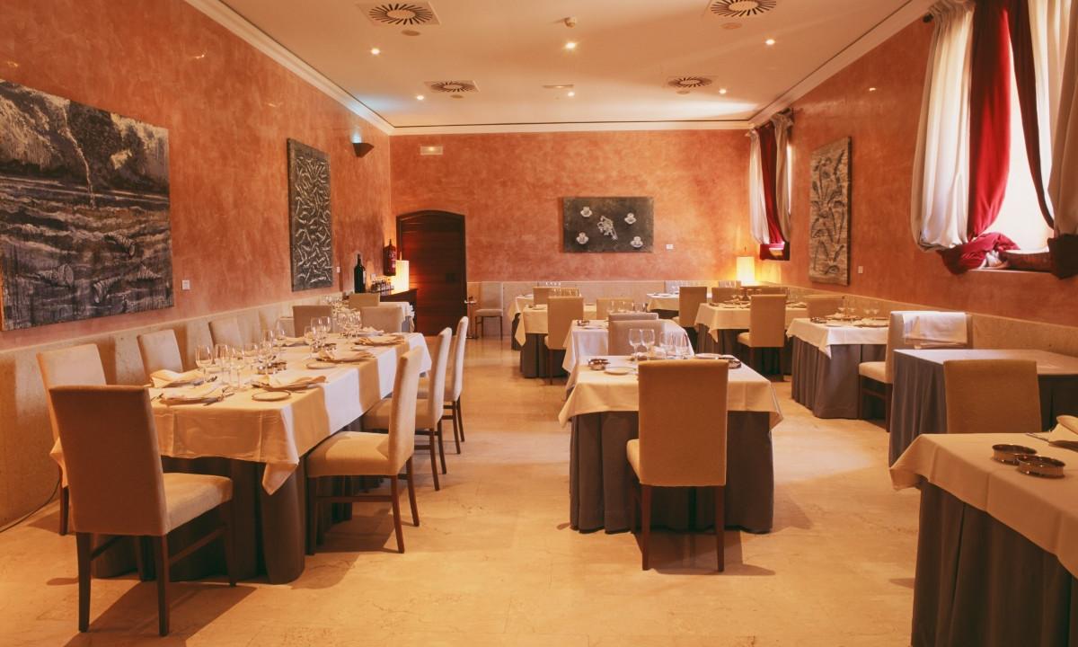 Restaurante de la Hospederia del Monasterio de Rueda  Hospedería del Monasterio de Rueda Sástago Restaurante de la Hospederia del Monasterio de Rueda  Hospedería del Monasterio de Rueda Sástago